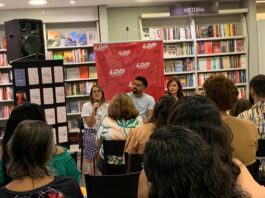 Edição especial do projeto “Onde se lê poesia” encanta o público em shopping de Salvador